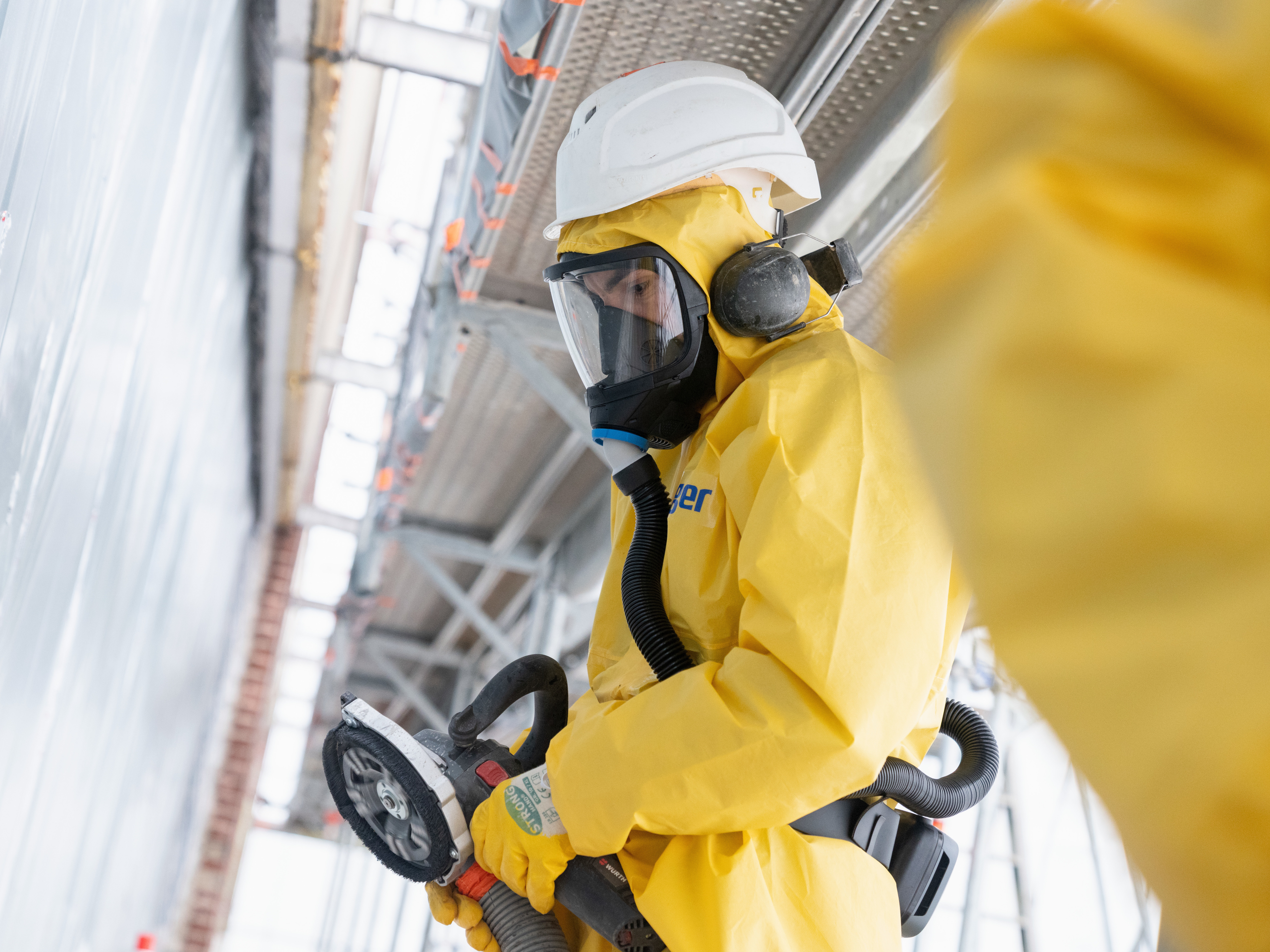 Aparat de baza cu ventilatie asistata X-plore 8300